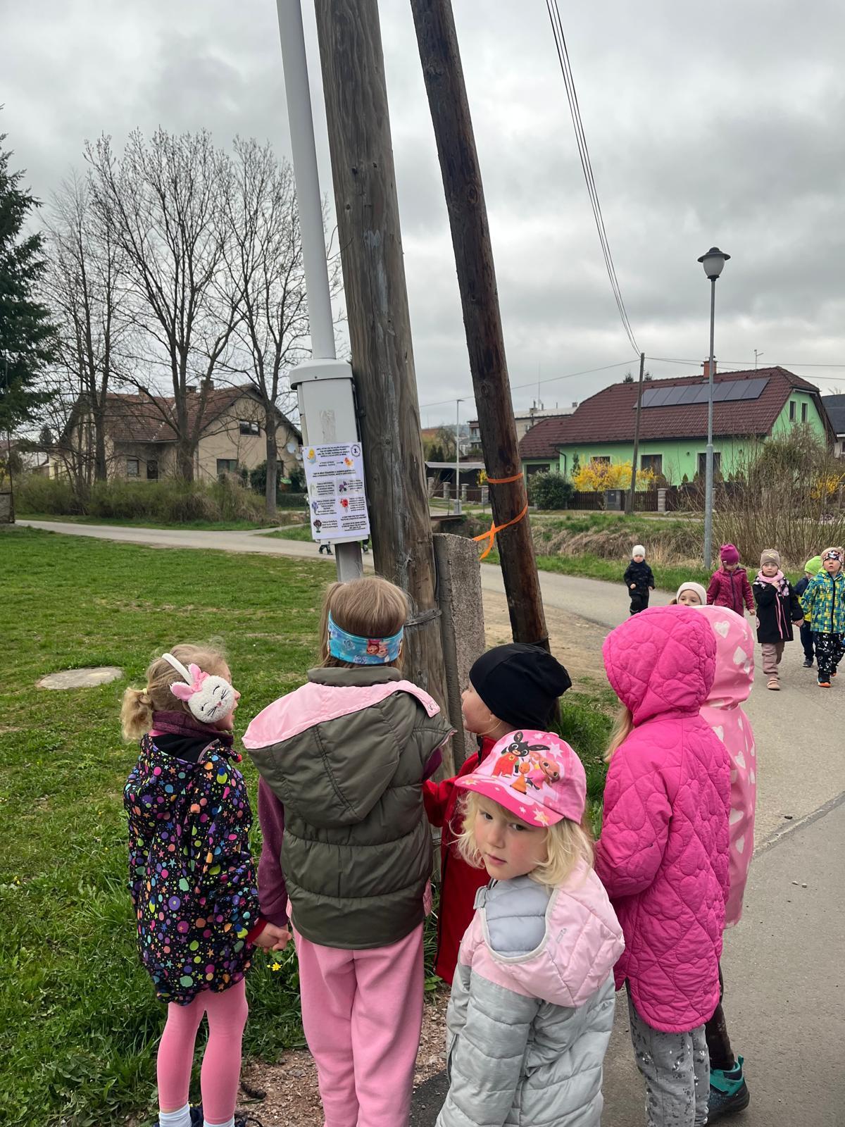 velikonoční stezka+ hledání vajíček na zahradě - 16