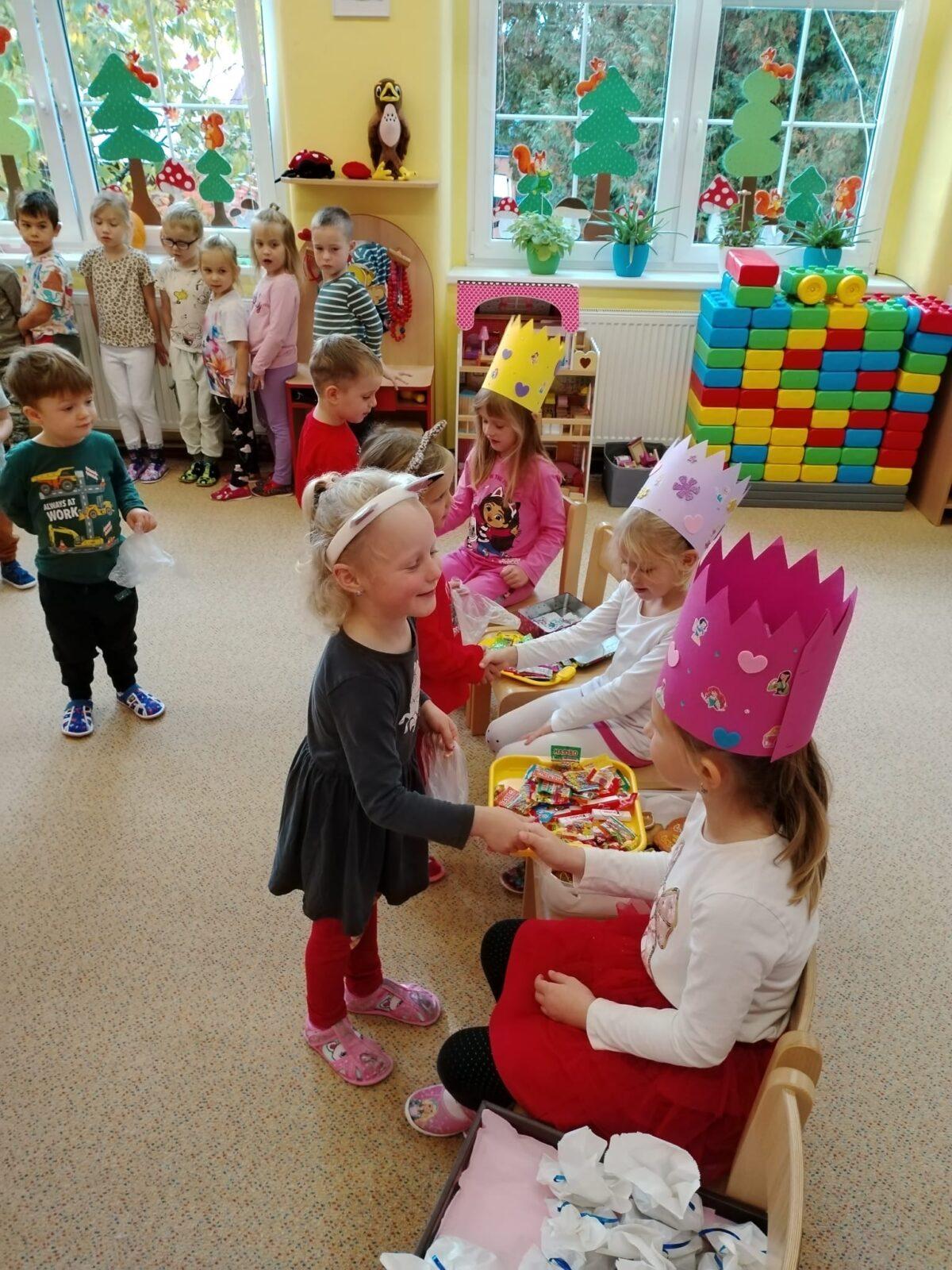 SLAVÍME: ELENKA, KAROLÍNKA A NATÁLKA MAJÍ NAROZENINY - 18