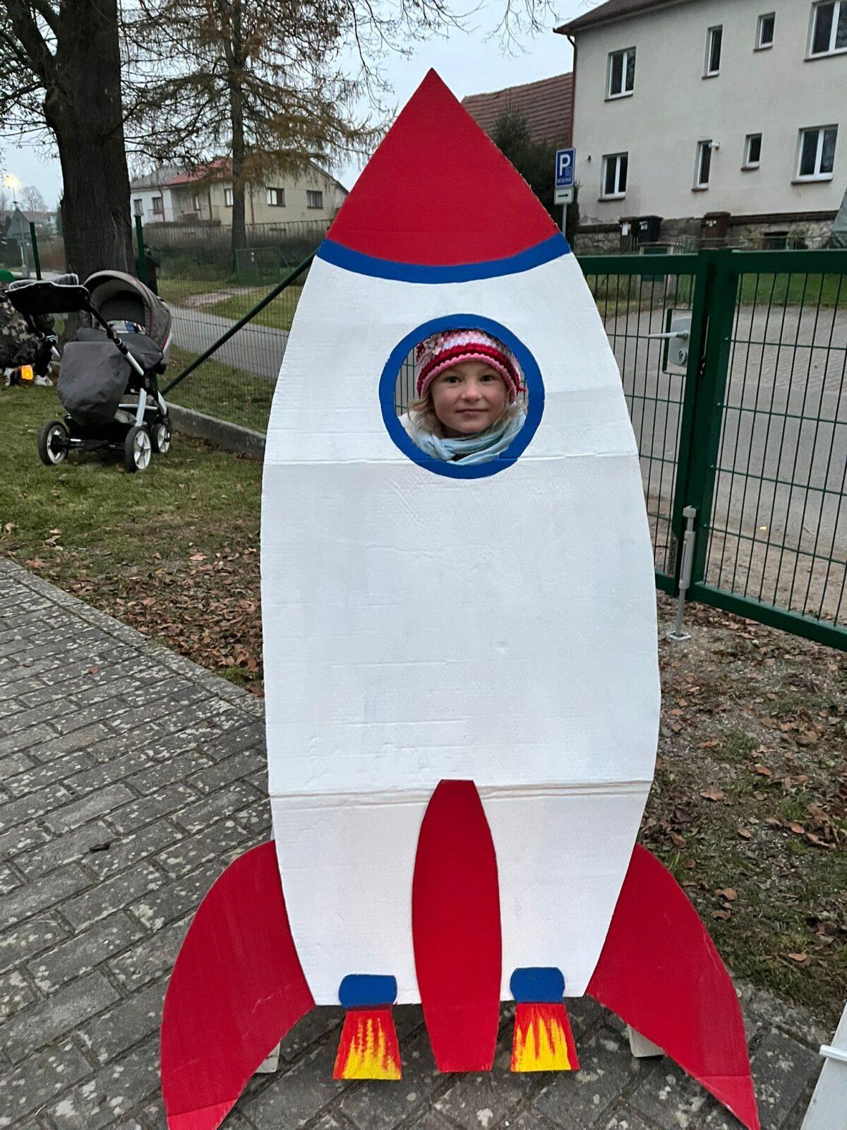 lampiónový průvod - vesmír - 11