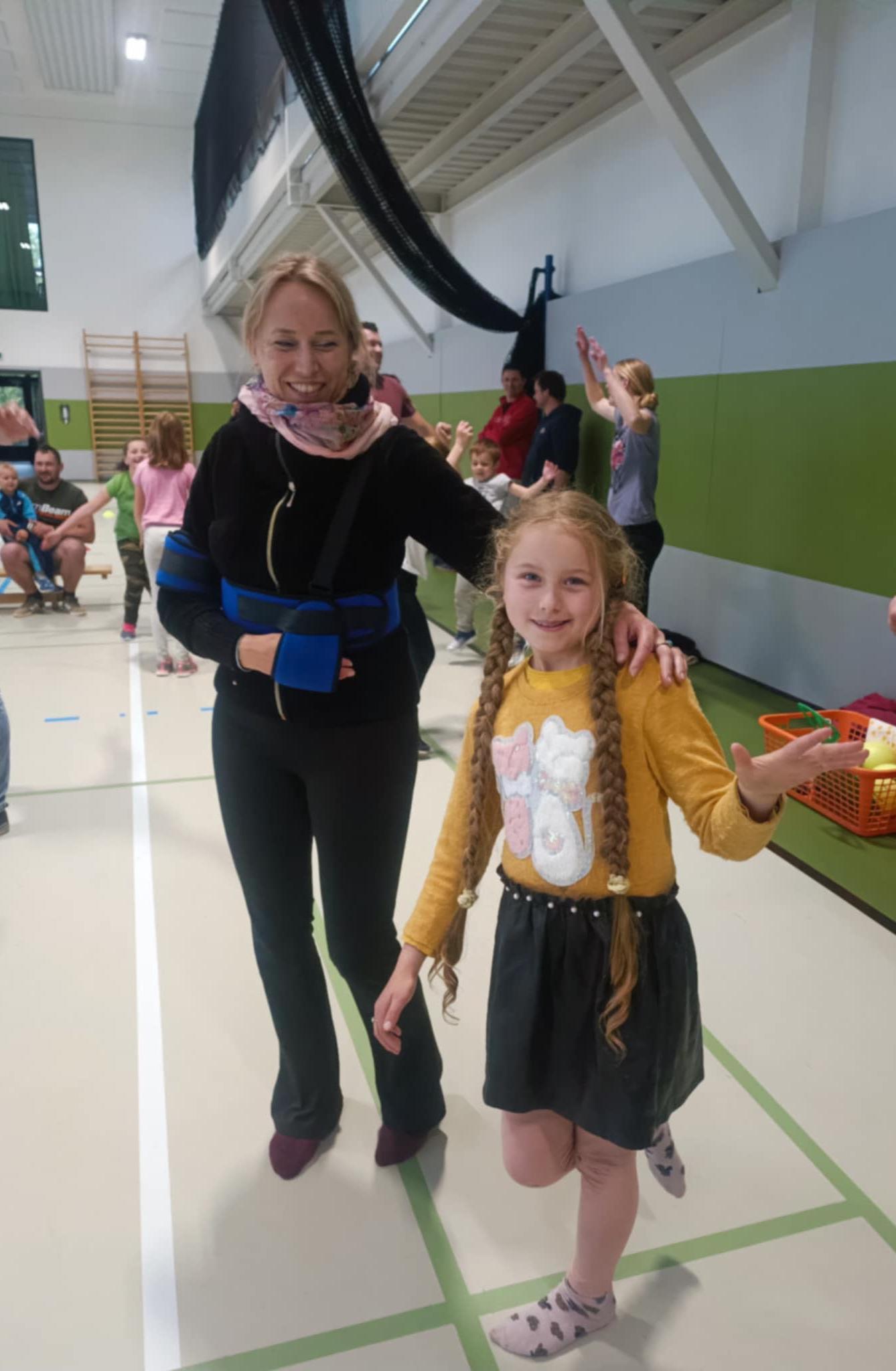 Družinka a děti s rodiči**"sportovní odpoledne" - 47