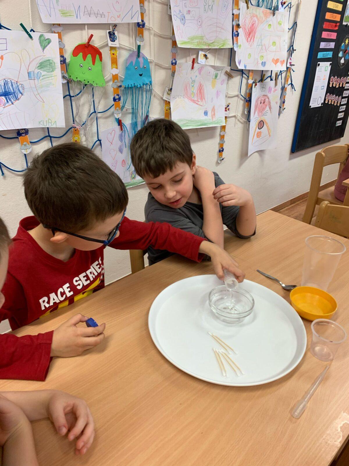 pokusy s vodou - námořníci - 15