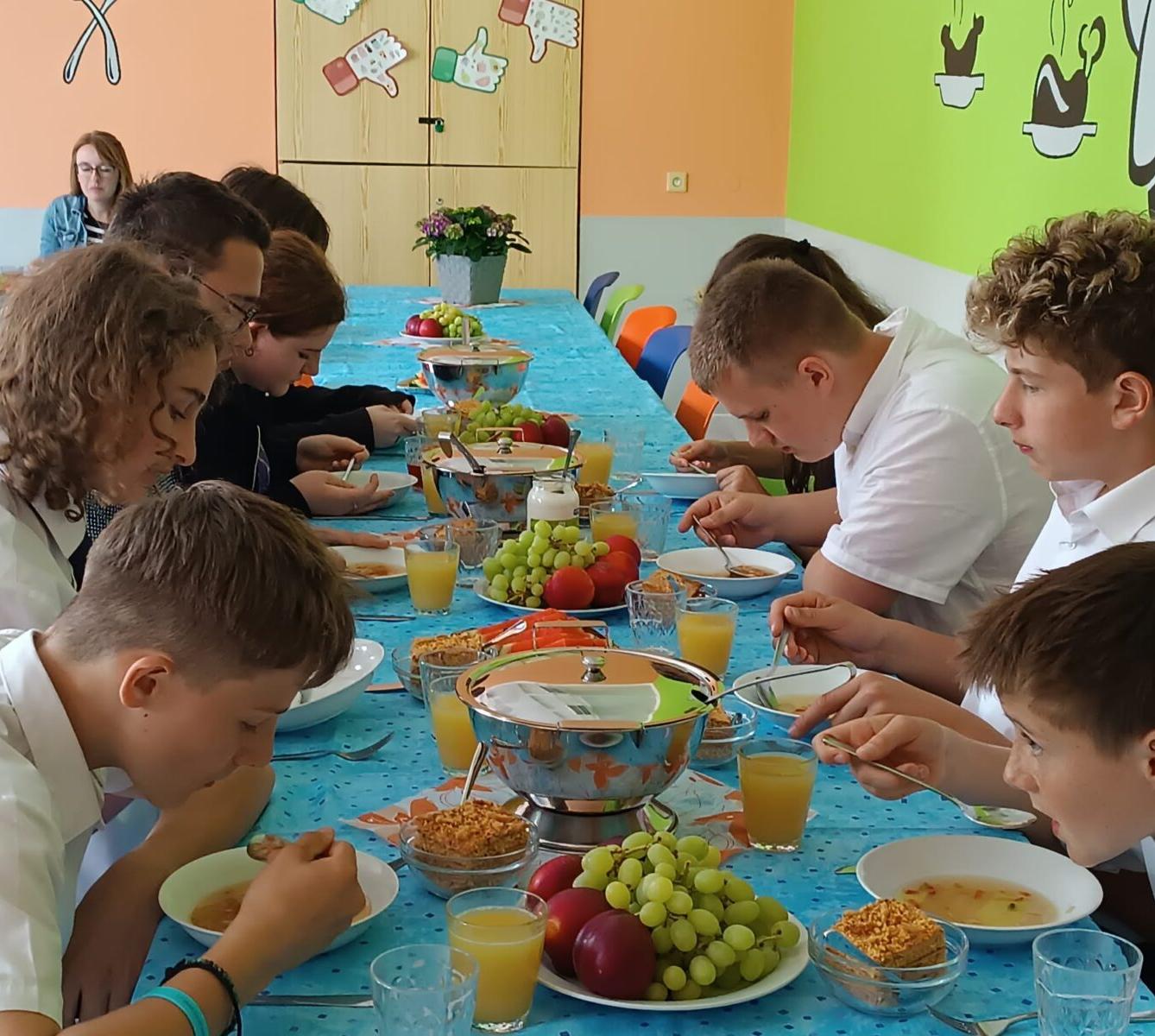 Slavnostní oběd 9. B - 9