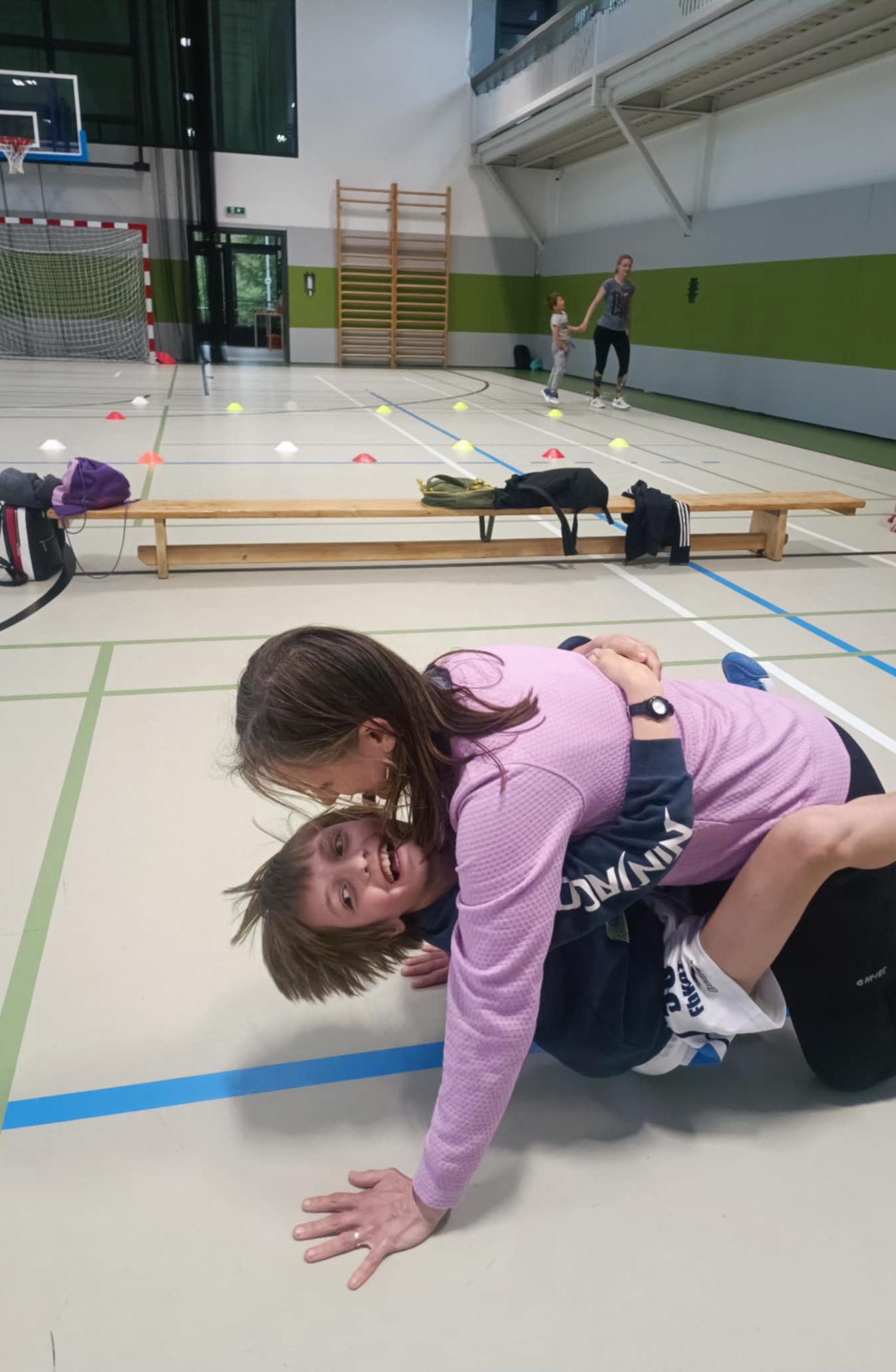 Družinka a děti s rodiči**"sportovní odpoledne" - 48