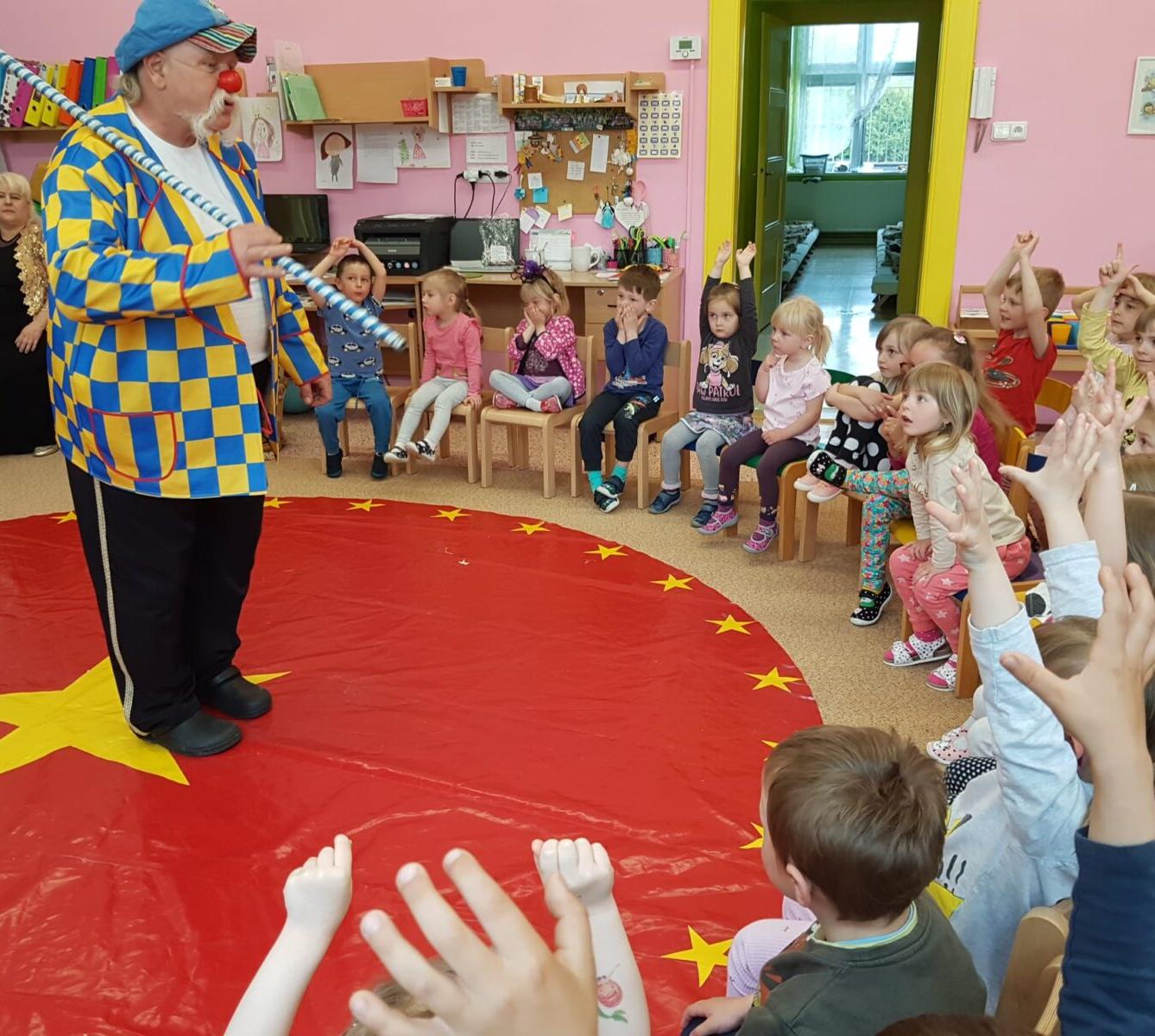 ,,PŘIJEL K NÁM CIRKUS" - 23