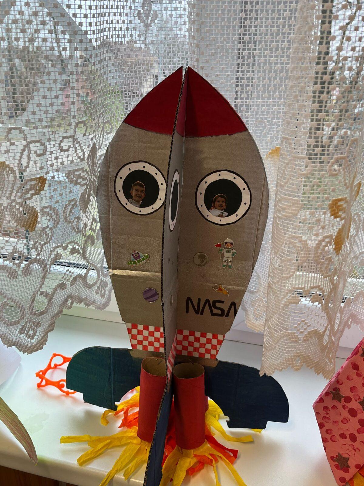karneval na téma vesmír + přehlídka raket - 41