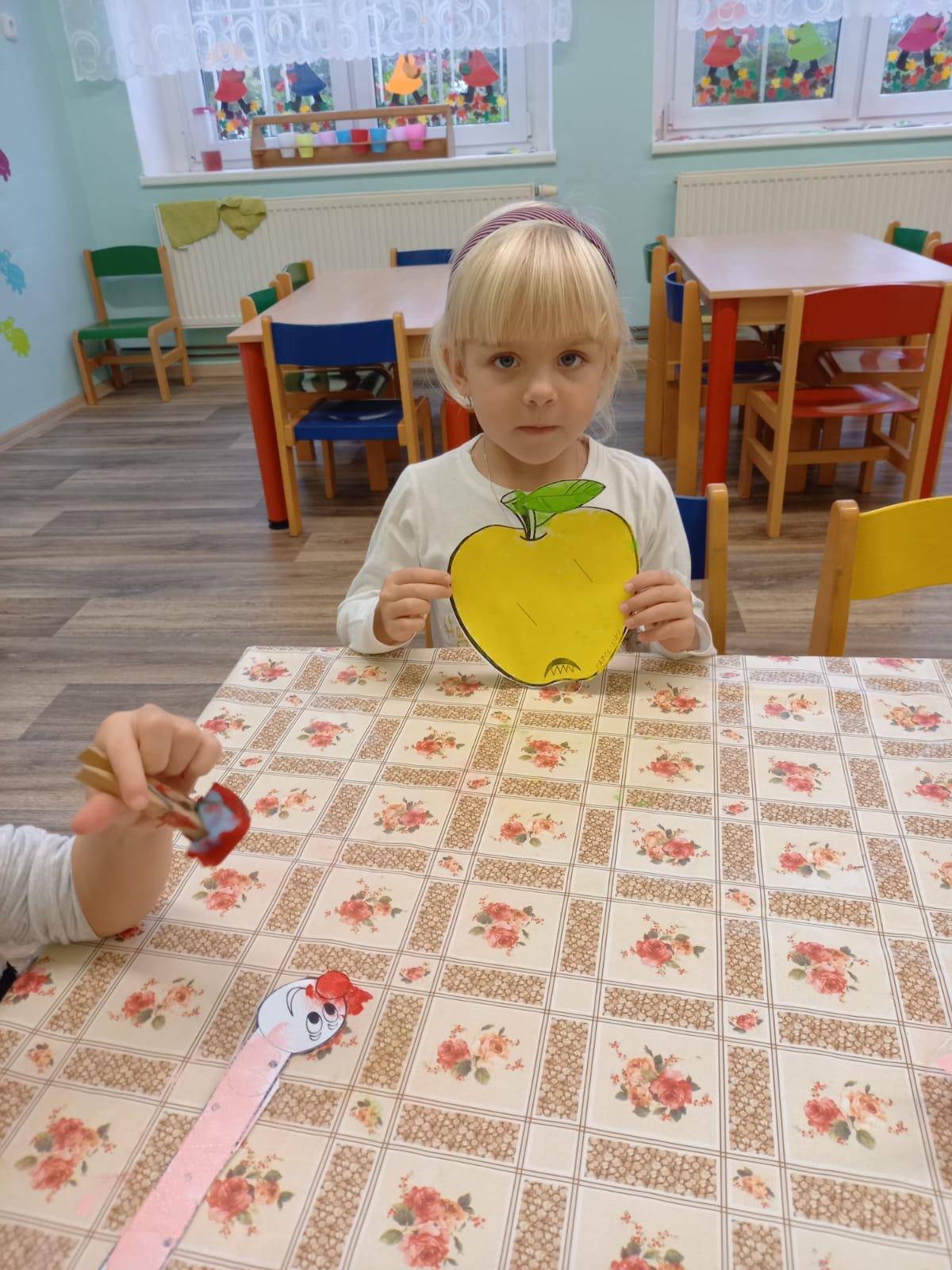 Broučci, tvořeníčko, tvoření: "čas jablíčkové vůně" :-) - 1