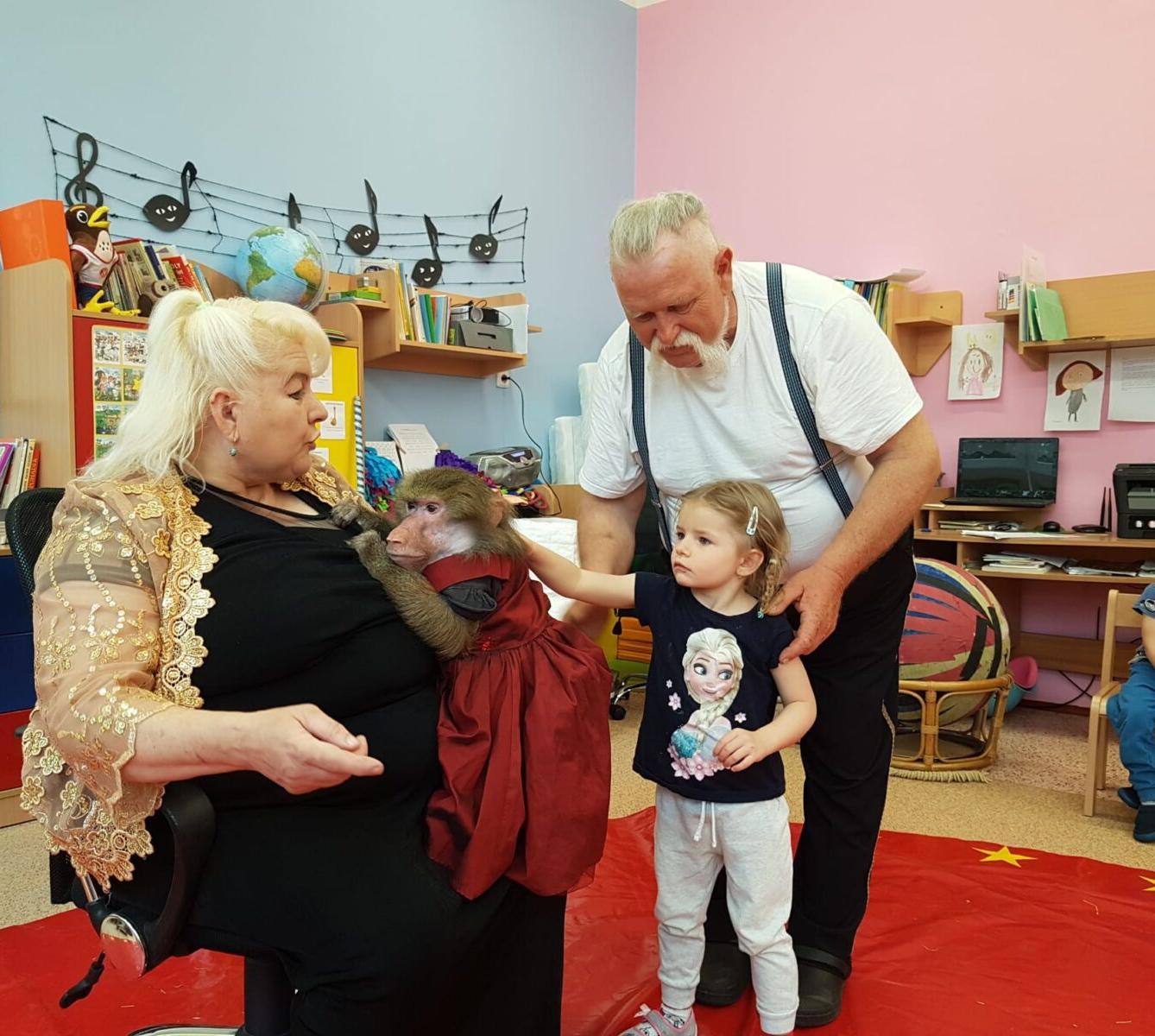 ,,PŘIJEL K NÁM CIRKUS" - 35