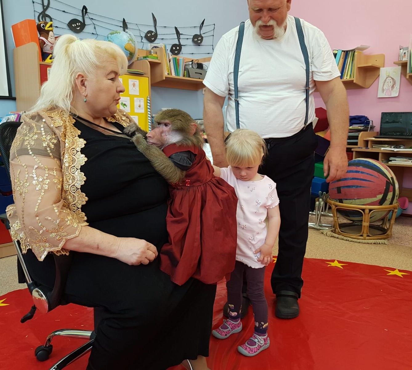 ,,PŘIJEL K NÁM CIRKUS" - 38