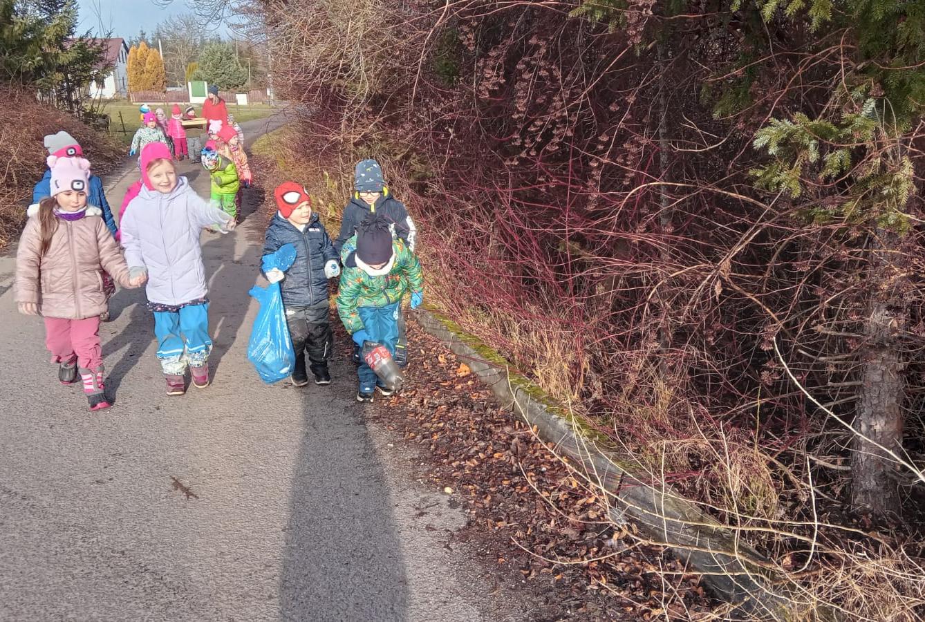 Děti pomáhají chránit přírodu aneb pryč s odpadky - 7