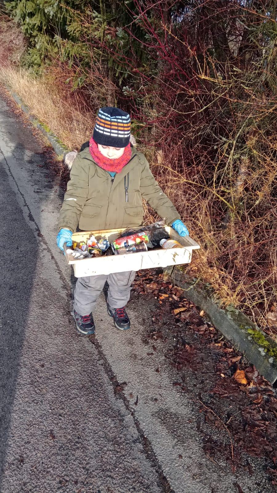 Děti pomáhají chránit přírodu aneb pryč s odpadky - 11