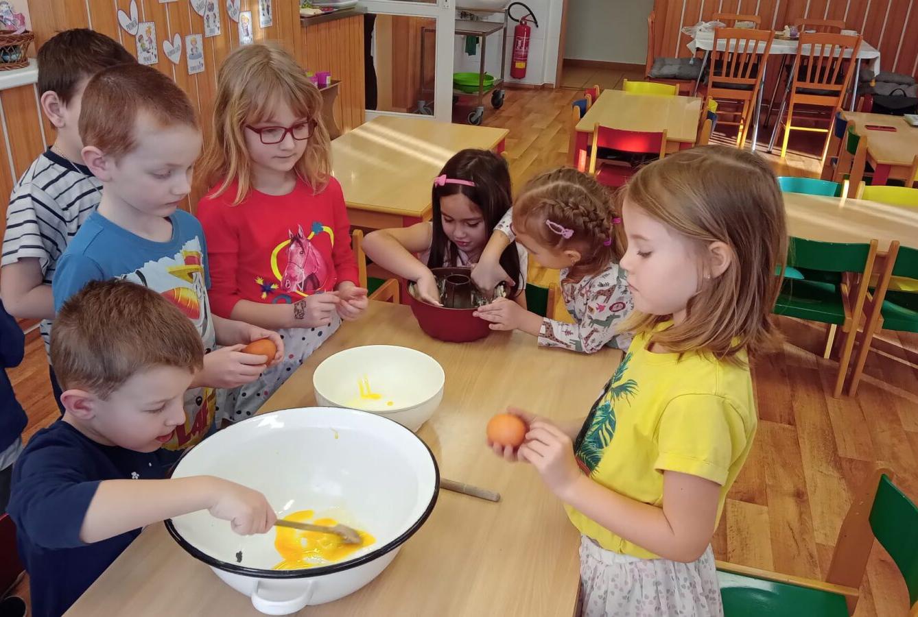 Pohádka o Červené Karkulce aneb jak jsme pekli bábovku... - 17