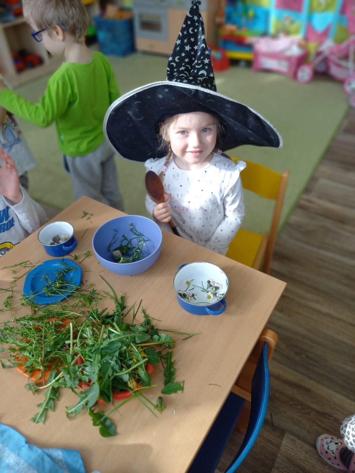 Broučci: "přípravy na ČARODĚJNICE" :-) - 1