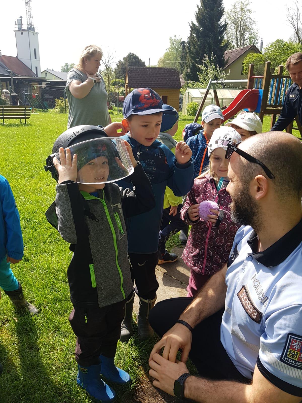 Policie ČR v naší školce :-) - 5