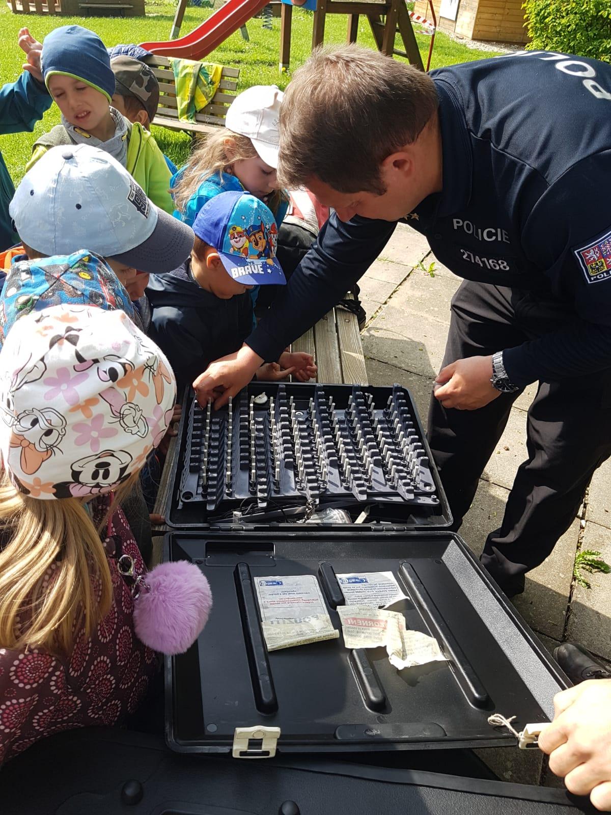 Policie ČR v naší školce :-) - 23