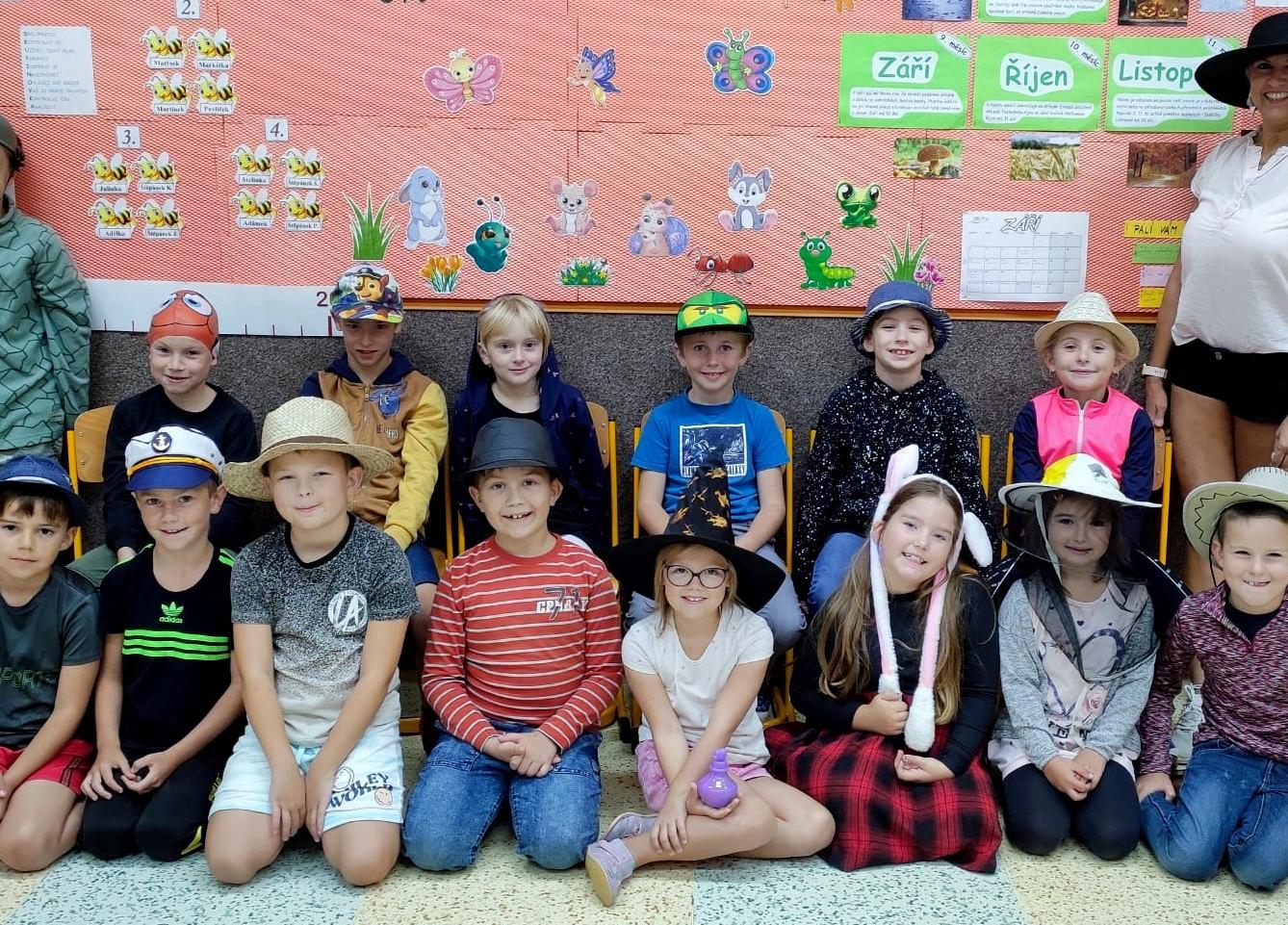 Barevný týden - Kloboukový pátek - 2