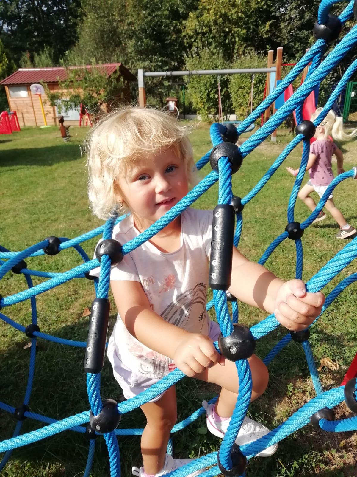 broučci: první dny ve školce :) - 2