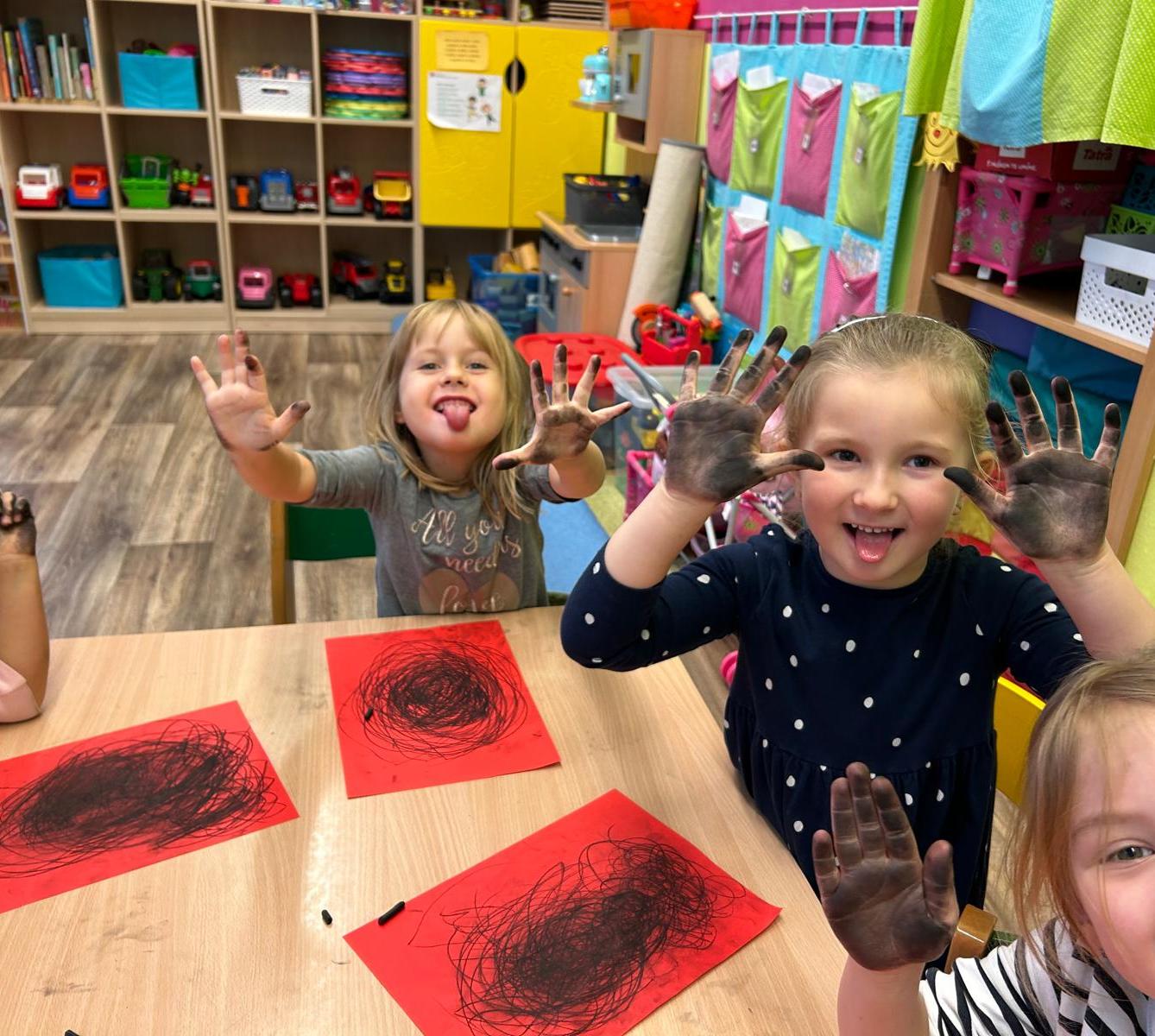 Mikuláš, anděl a čertíci ve školce - 2