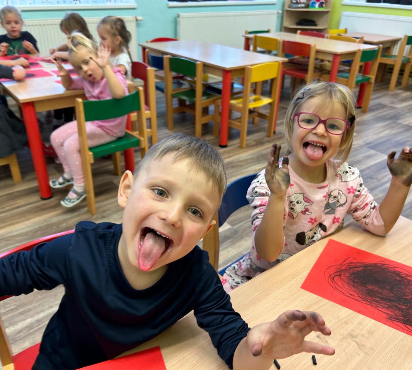 Mikuláš, anděl a čertíci ve školce - 3