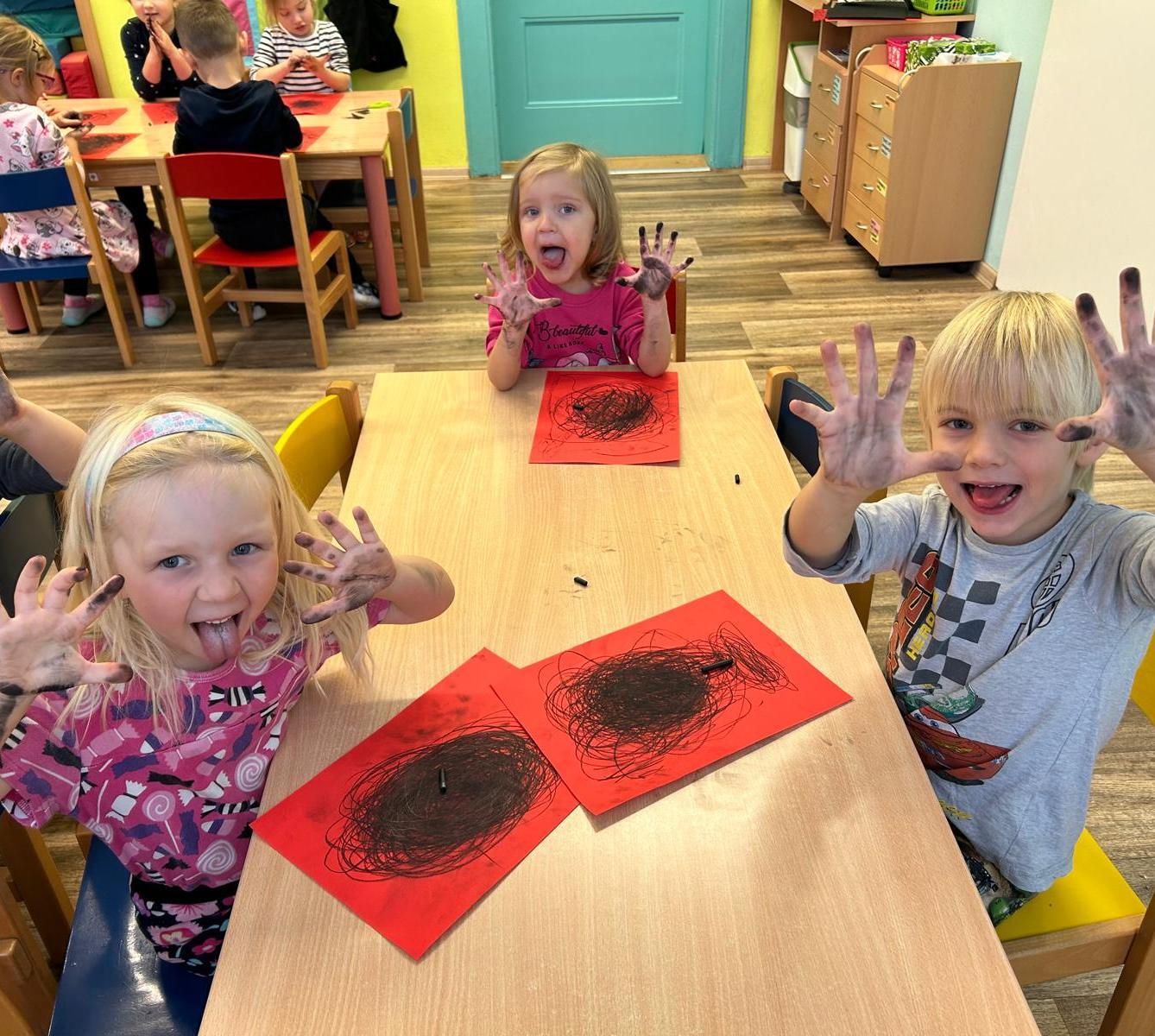 Mikuláš, anděl a čertíci ve školce - 4