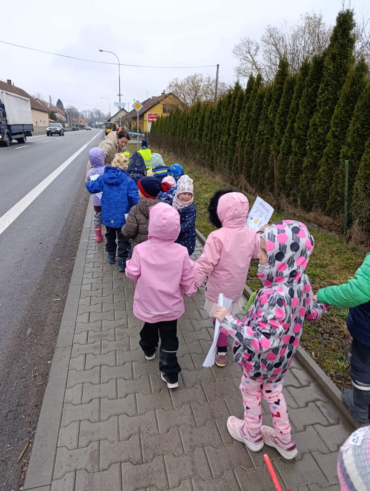 BROUČCI - ,,O ZAKLETÝCH STROMECH, PŘIŠLO JARO DO VSI´´ - 5