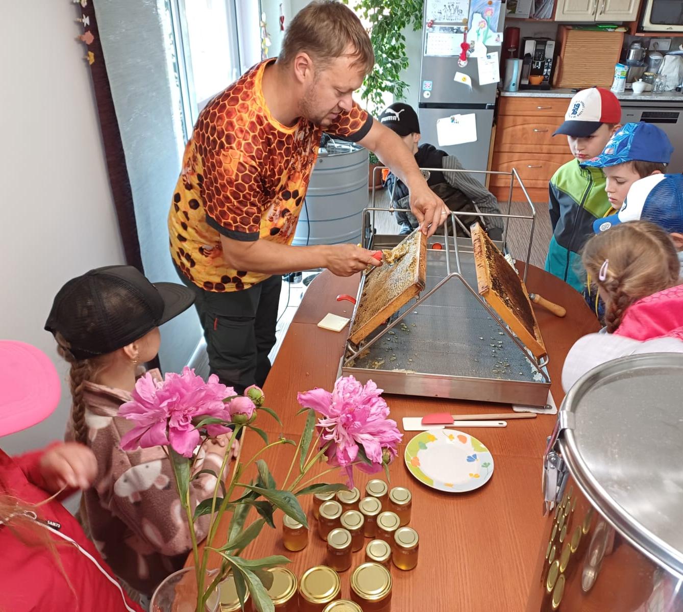 Tematická dílna "Včelařství" v 1. a 2. třídě - 24