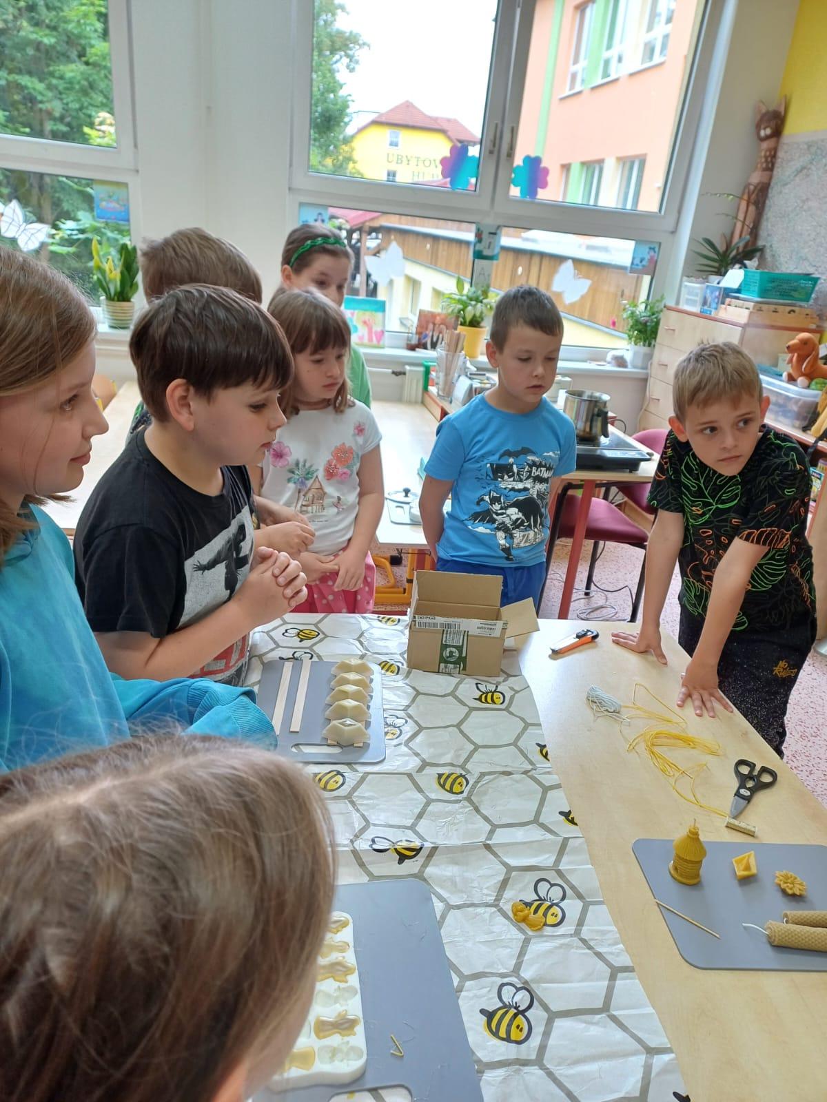 Tematická dílna "Včelařství" v 1. a 2. třídě - 29