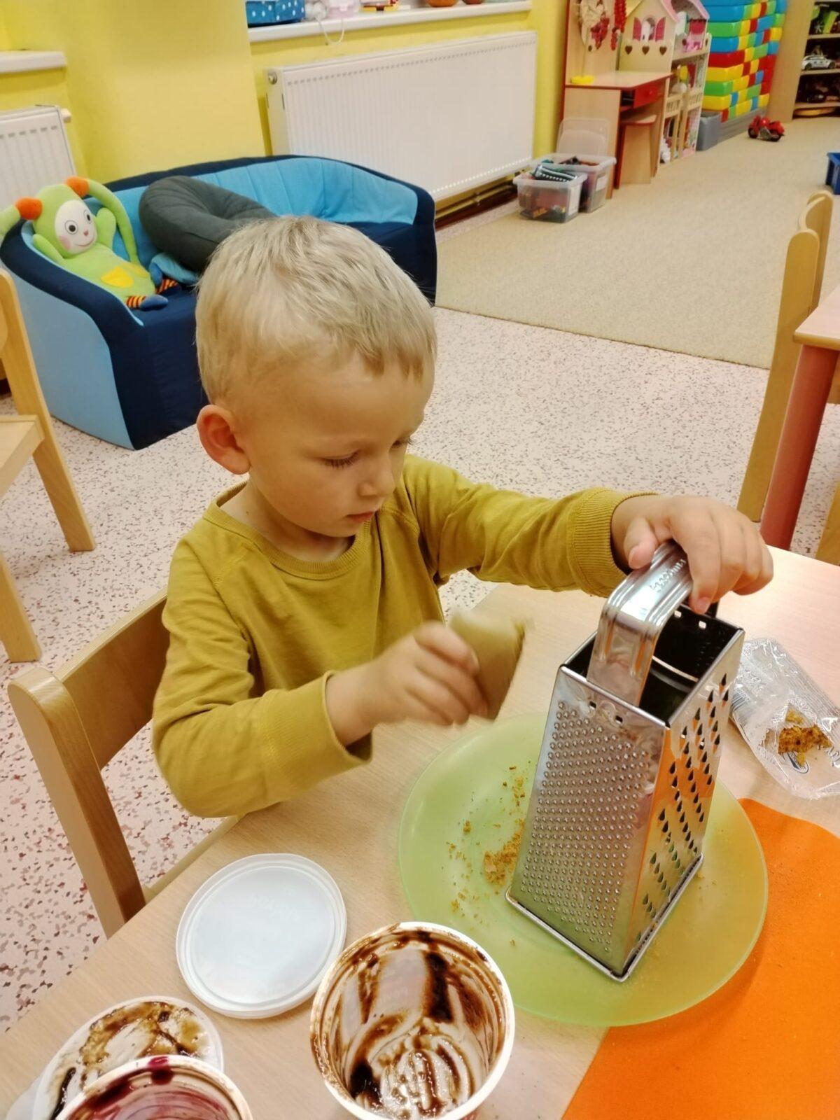 SPOLEČNÉ POSVÍCENCKÉ PEČENÍ KOLÁČŮ - 5