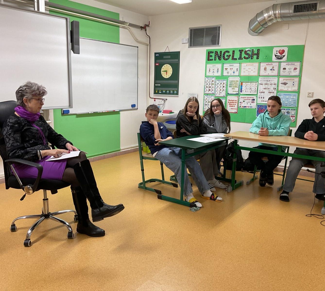 Setkání členů Žákovského parlamentu s paní ředitelkou - 2