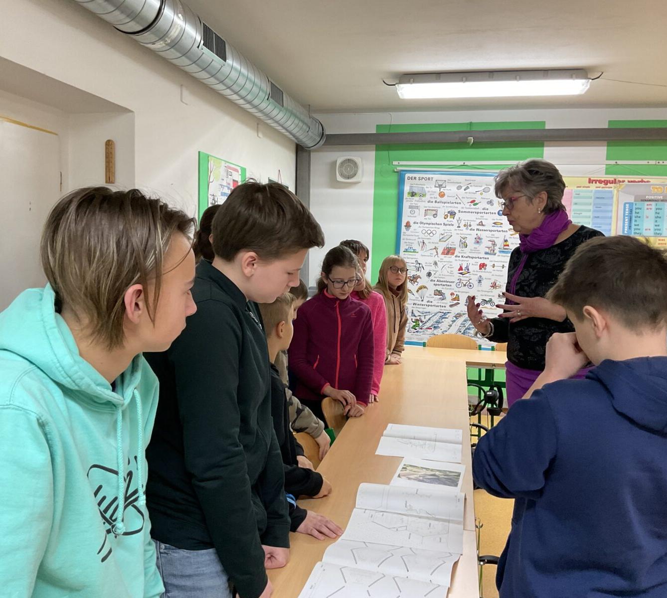 Setkání členů Žákovského parlamentu s paní ředitelkou - 8