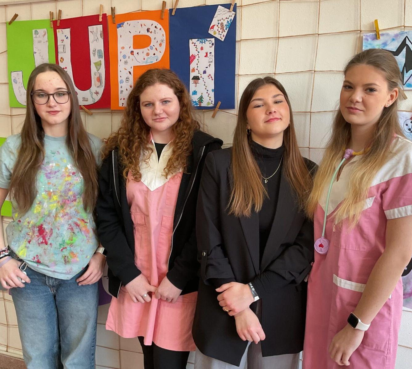 Deváťáci si pro vysvědčení došli ve stylu budoucí profese - 4