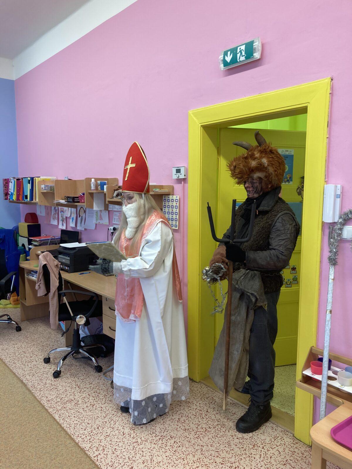 Návštěva MIKULÁŠE a ČERTÍKA ve školce :-) - 2