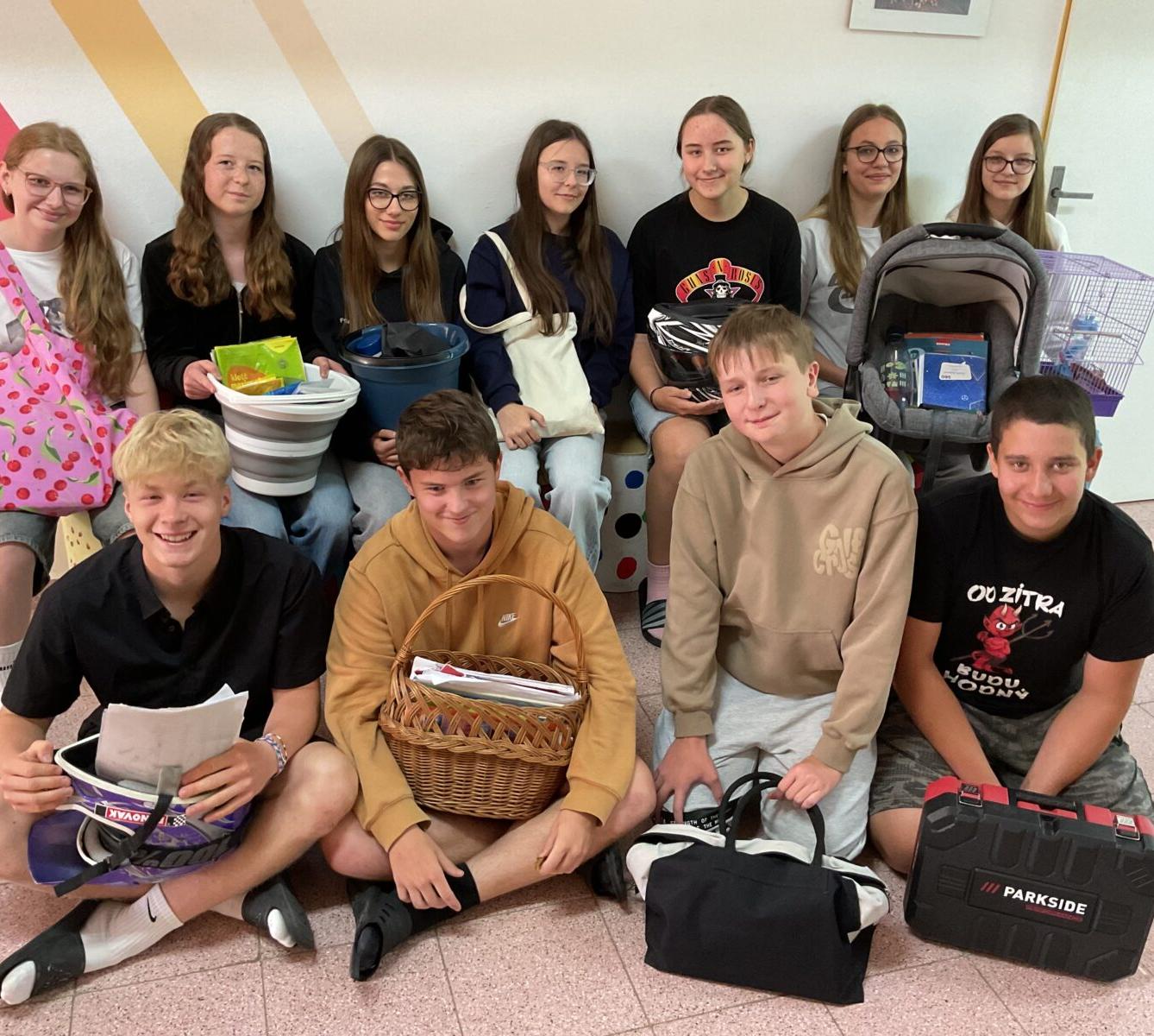 DEN BEZ AKTOVEK - 18