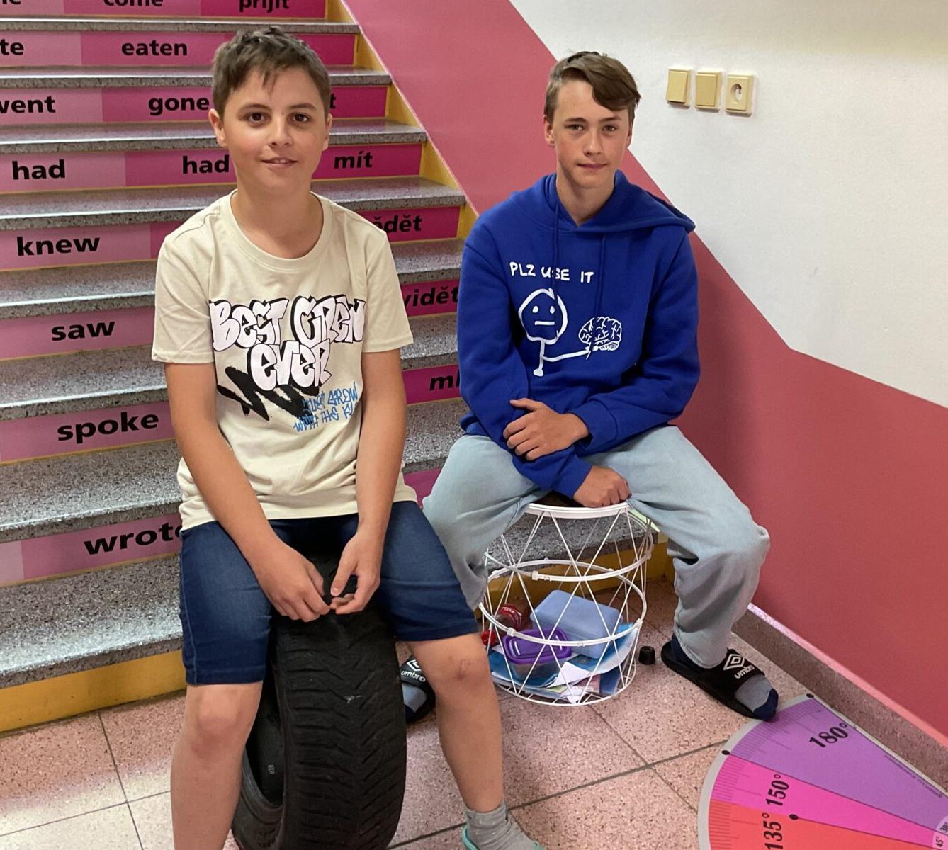 DEN BEZ AKTOVEK - 22