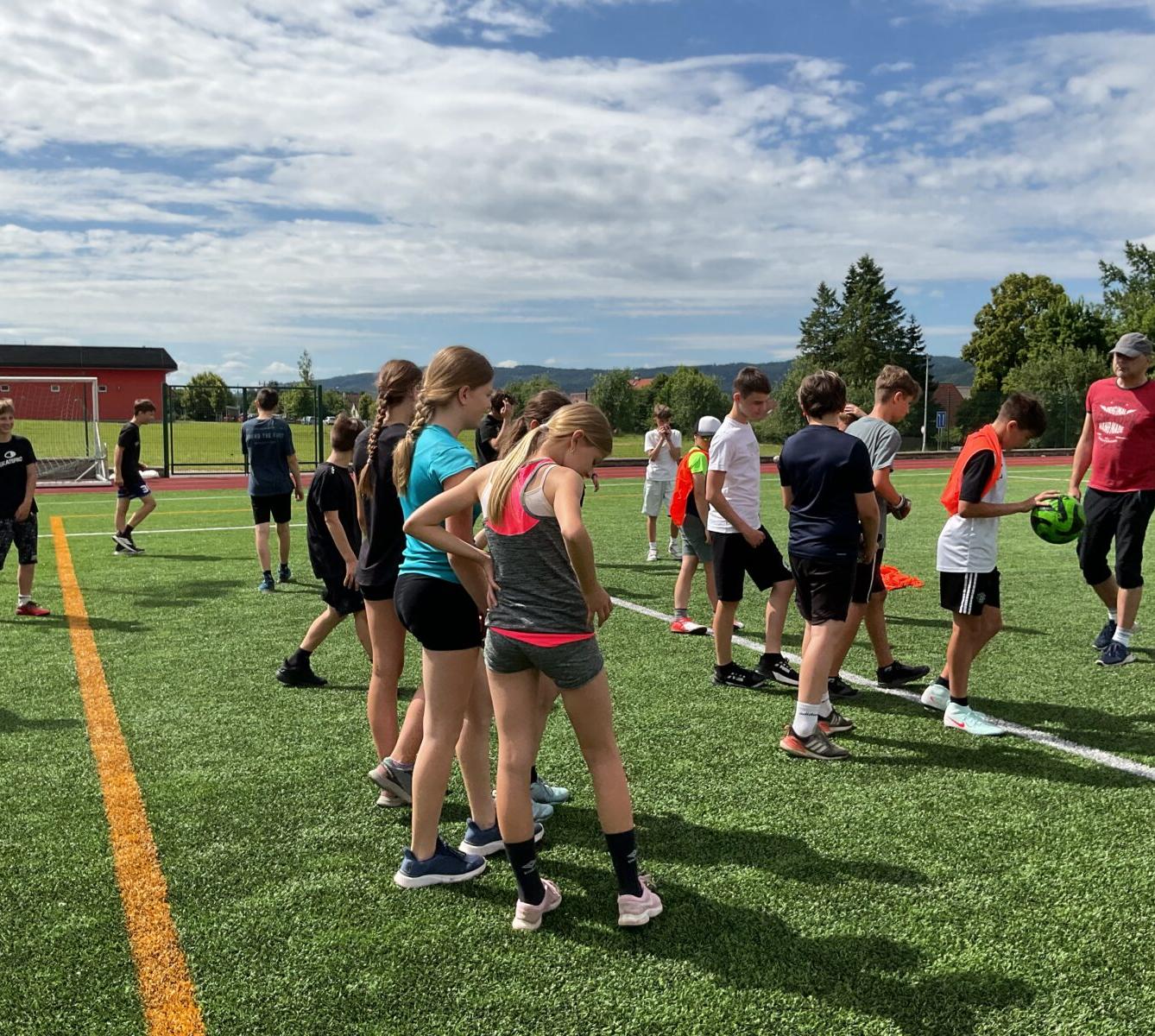 DEN ŽÁKOVSKÉ RADY - 18