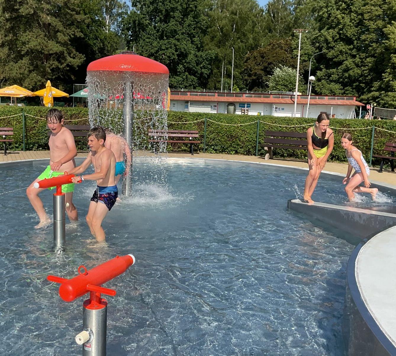 ZAKONČENÍ ŠKOLNÍHO ROKU V AQUAPARKU ÚSTÍ NAD ORLICÍ - 6