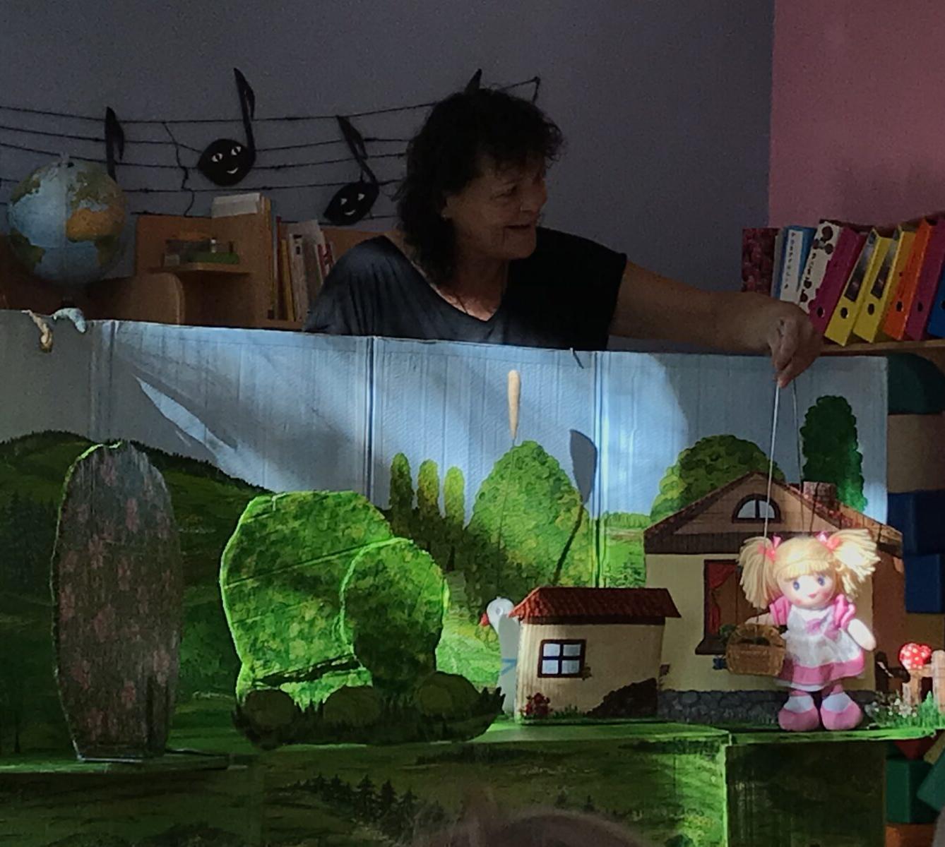 DIVADÉLKO U DVOU SLUNCÍ: ,,O NANYNCE" - 4