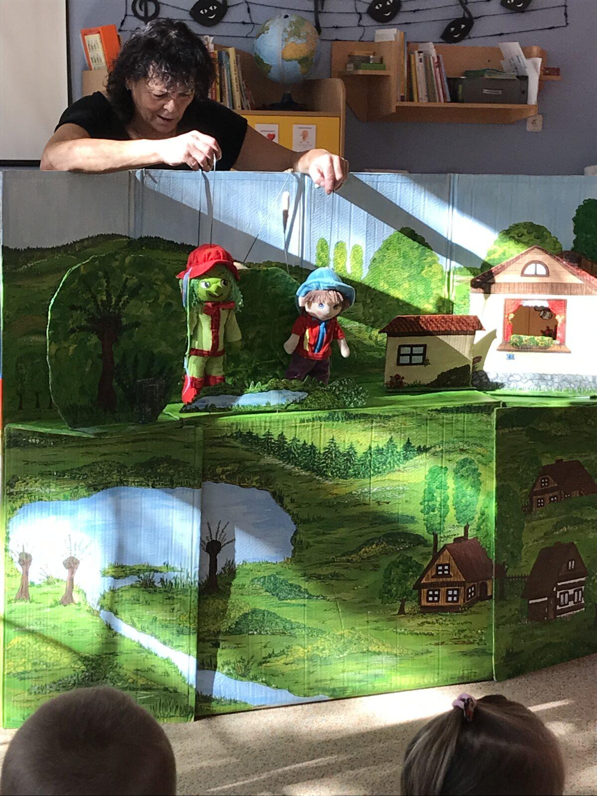 DIVADÉLKO U DVOU SLUNCÍ: ,,O NANYNCE" - 16