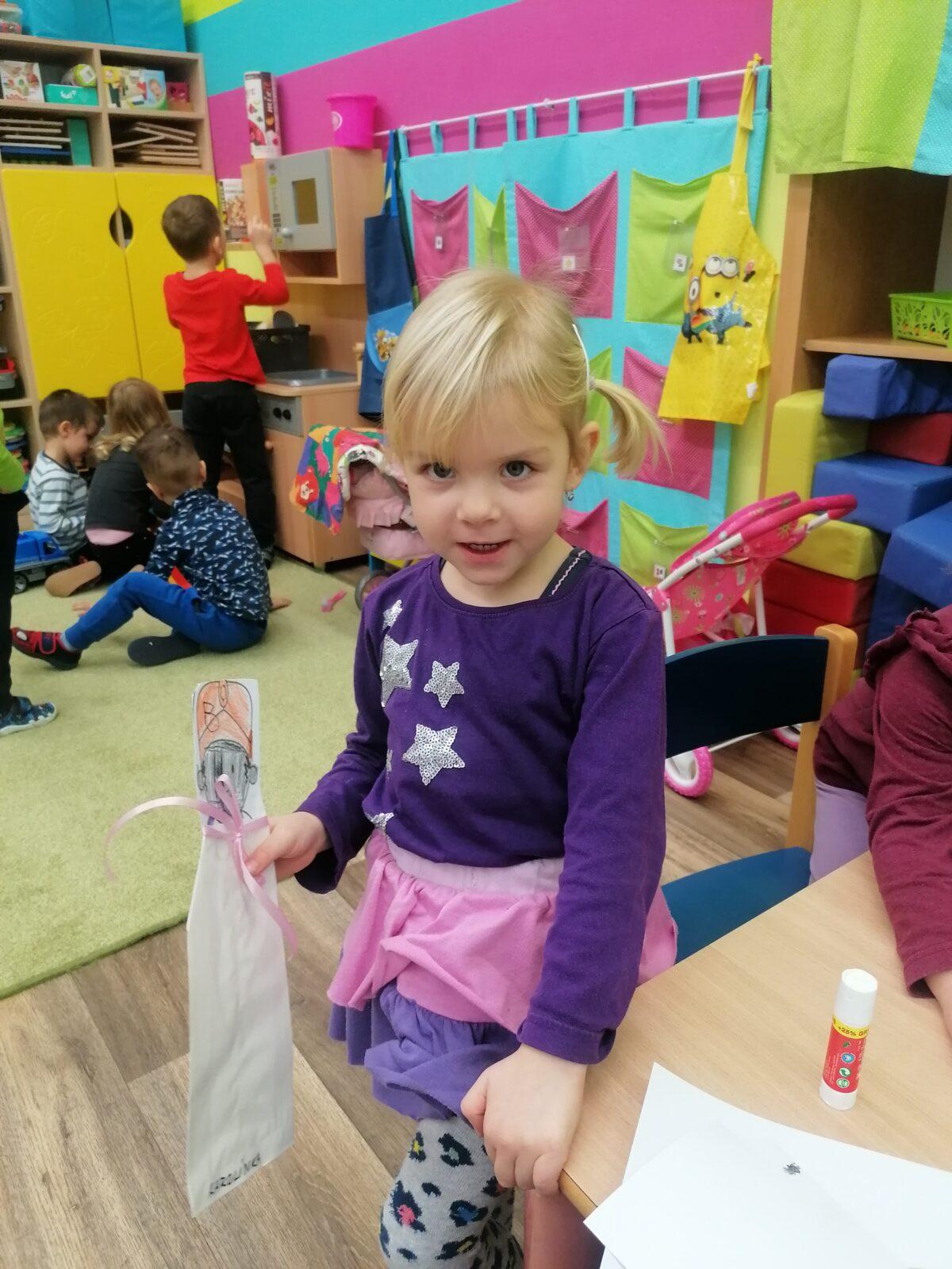 Broučci: "Na nový rok o slepičí krok" :-) - 28