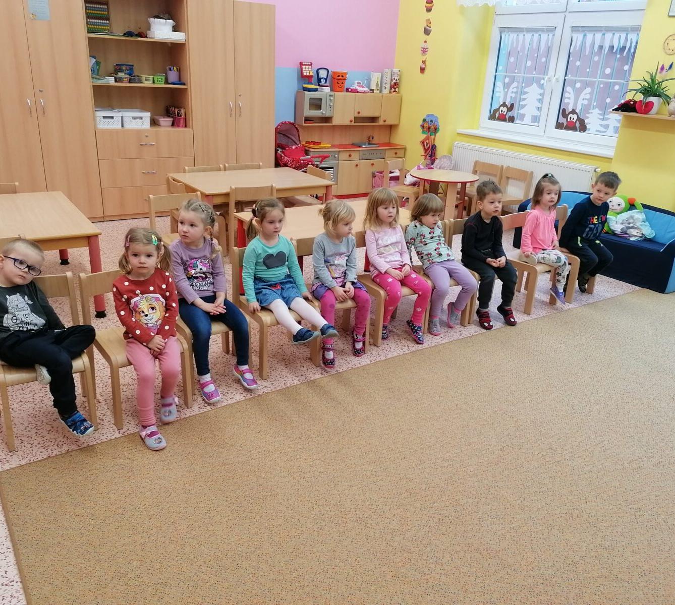 Sovičky hrají pohádku: "O DVANÁCTI MĚSÍČKÁCH" :-) - 21