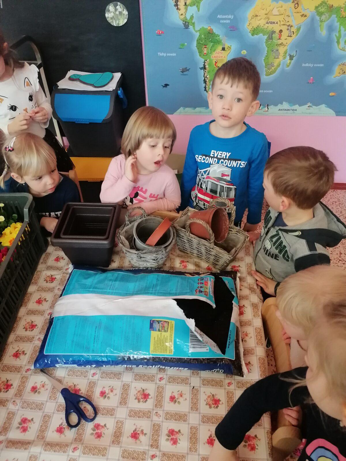 "Sázíme kytičky a děláme pokusy" - 16