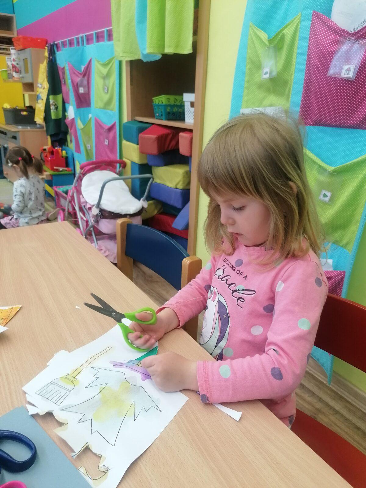 Broučci: "přípravy na ČARODĚJNICE" :-) - 33