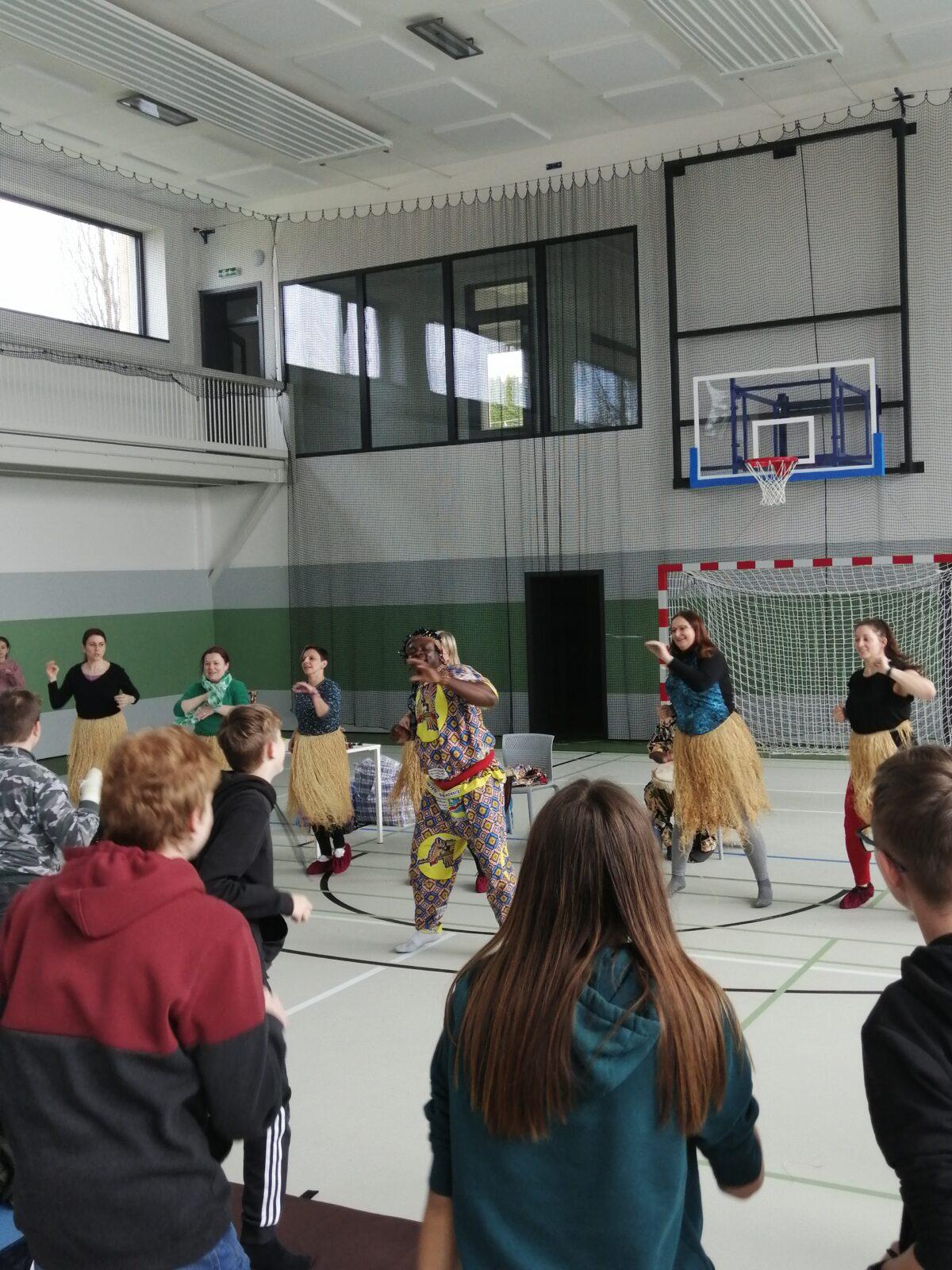 Návštěva hudební skupiny Emongo z Konga - 13