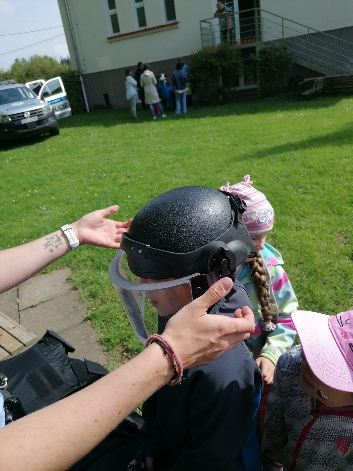 Policie ČR v naší školce :-) - 85