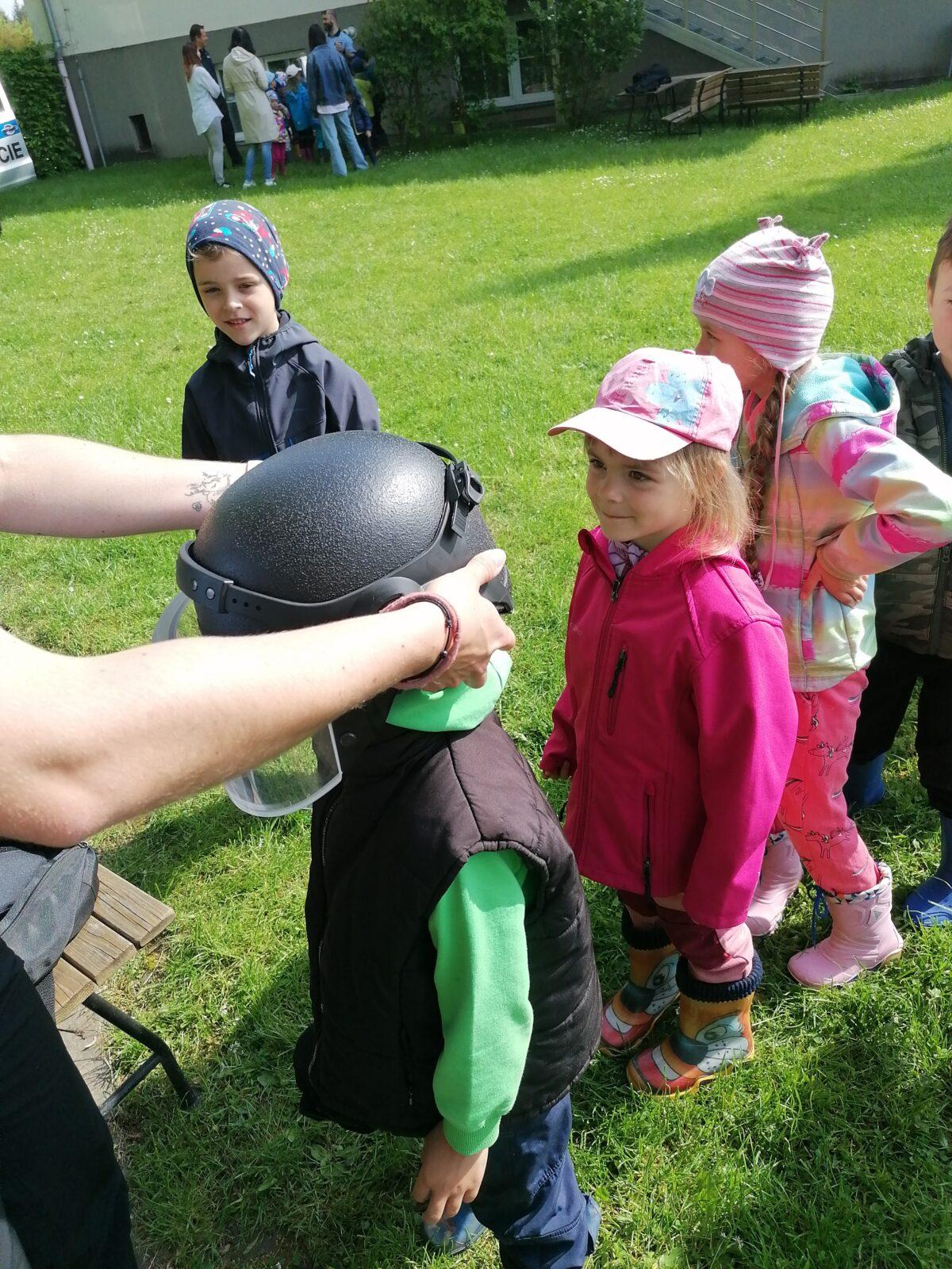 Policie ČR v naší školce :-) - 87