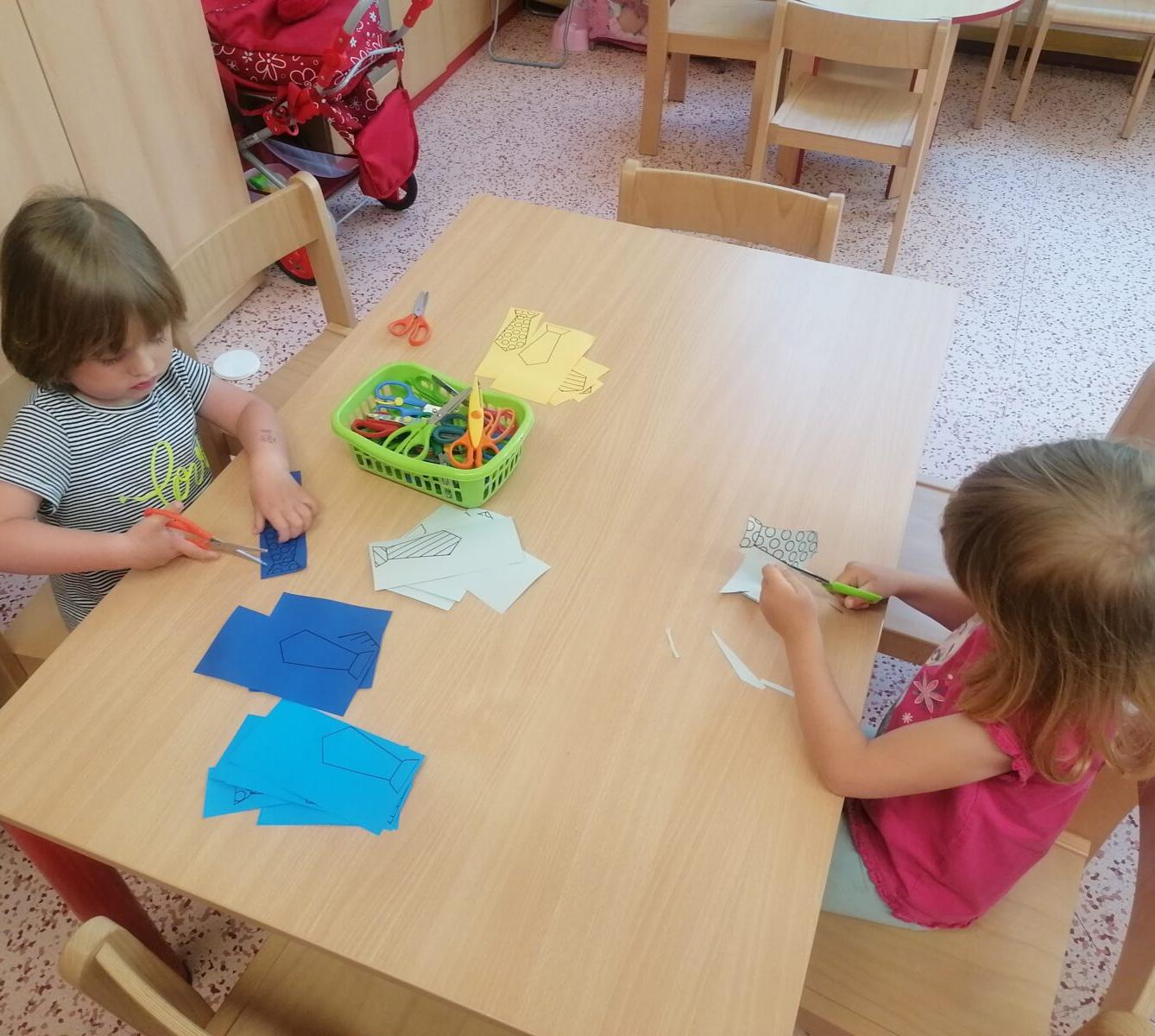 Vyrábíme dárečky pro tatínky :-) - 5