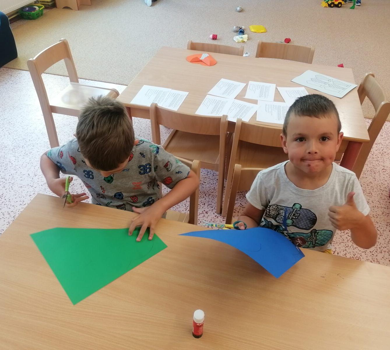 Vyrábíme dárečky pro tatínky :-) - 15