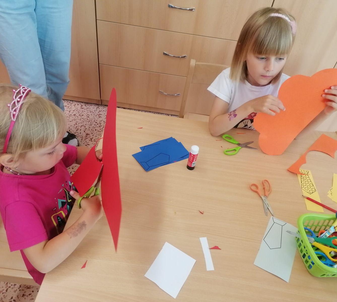 Vyrábíme dárečky pro tatínky :-) - 22