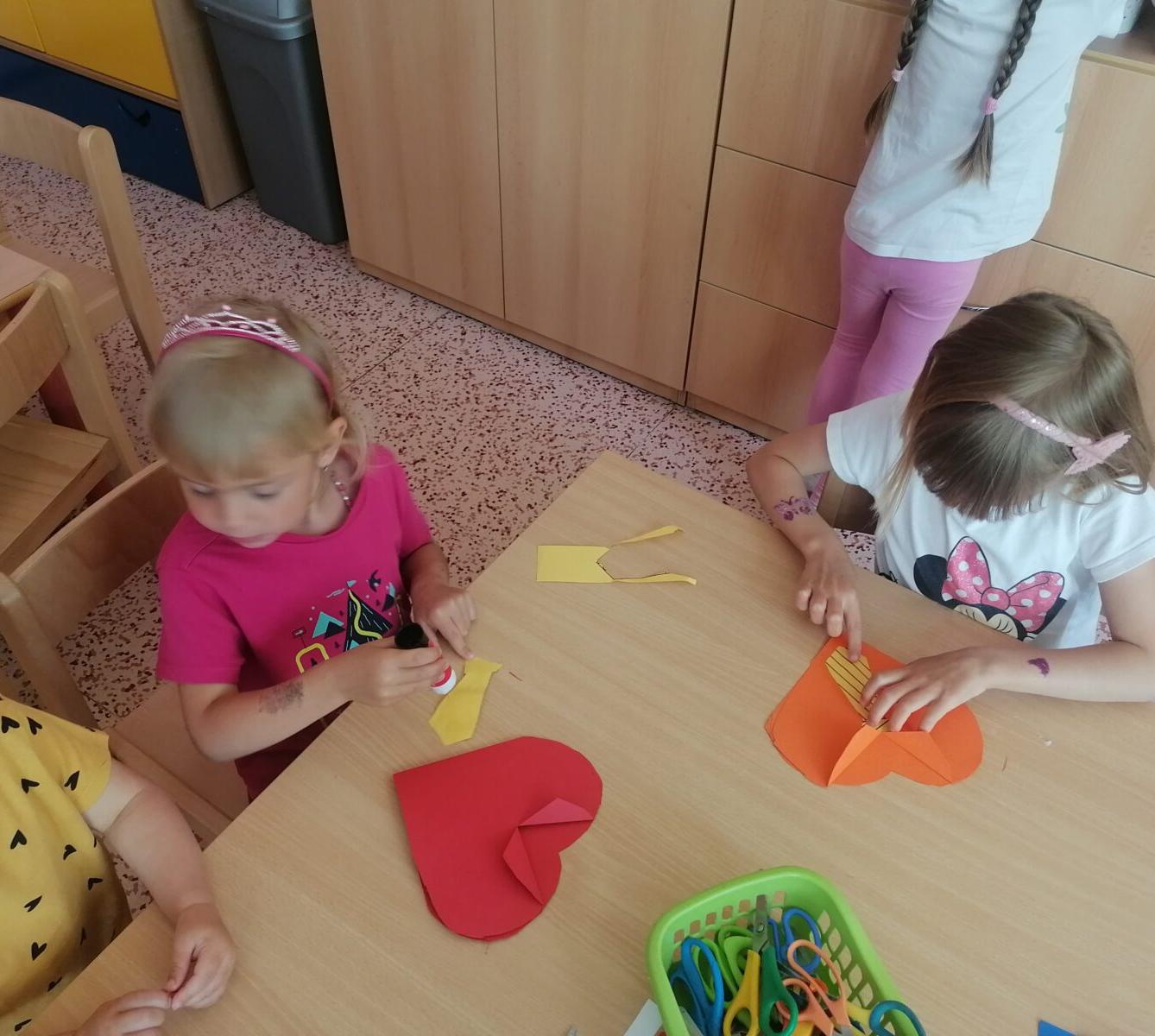 Vyrábíme dárečky pro tatínky :-) - 24