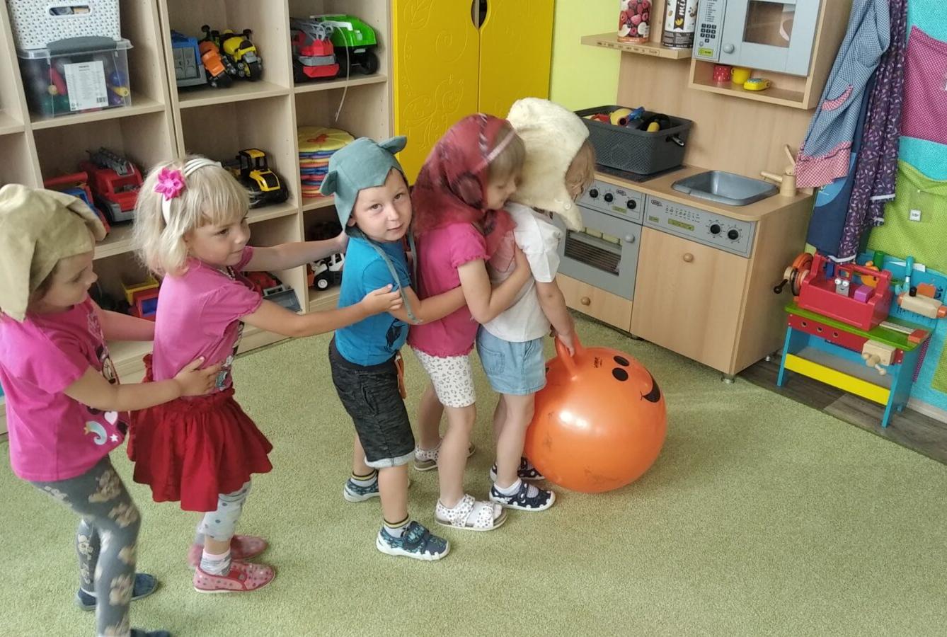 broučci: ,,Z POHÁDKY DO POHÁDKY“ - 15