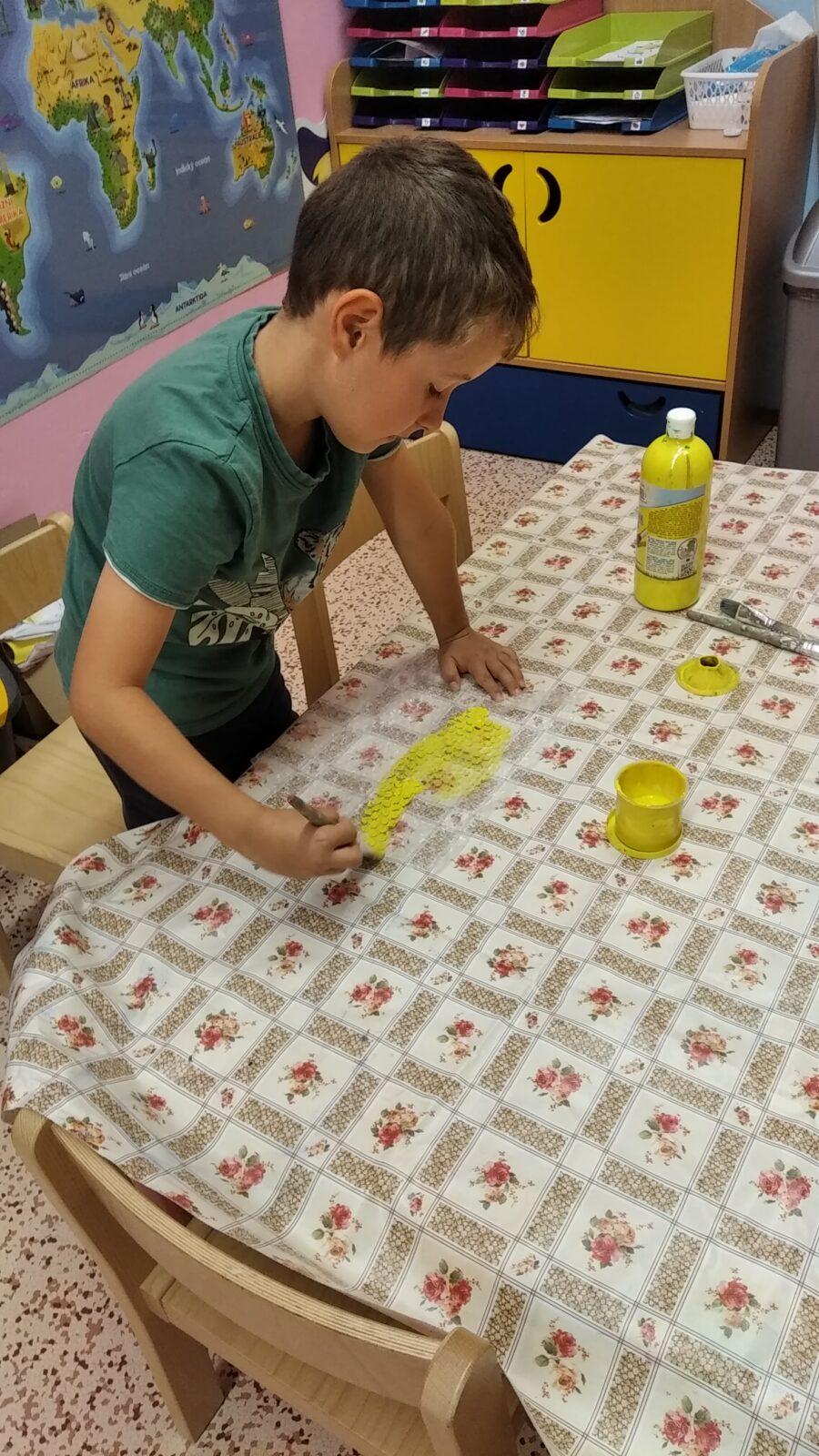 TÝDENNÍ PROJEKT 2 : ,,OD KYTIČKY K MEDU“ - 12